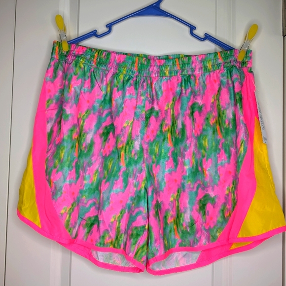NWT- Activewear by Jennifer Lauren Shorts size 1X - Picture 2 of 4